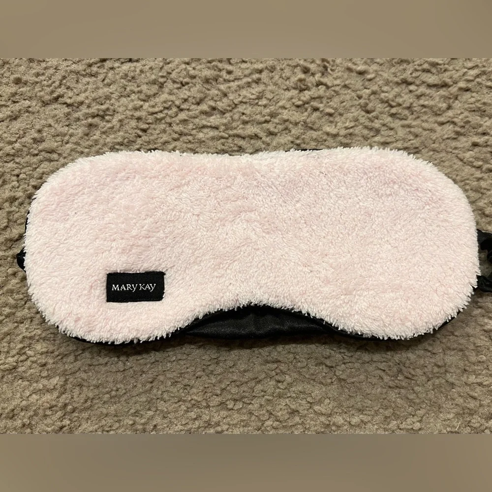 Mary Kay Pink Soft Plush Tote Bag and Eye Mask - Picture 3 of 11